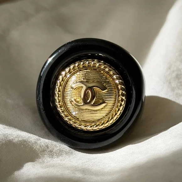 CHANEL Black and Gold Emblem Ring - Picture 4 of 16